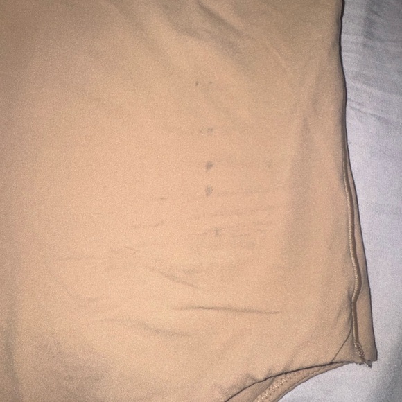 SKIMS BODYSUIT SIZE MEDIUM - Picture 6 of 7